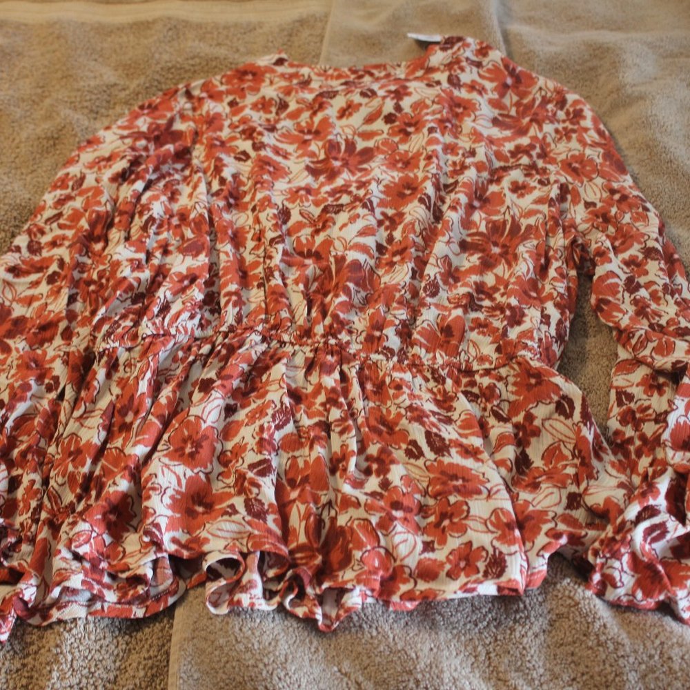 BRAND NEW - Super Comfy Blouse